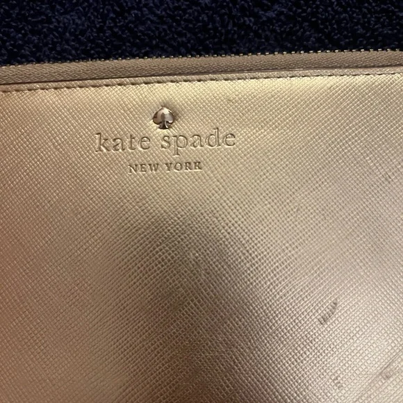 Kate Spade Gold Metallic Saffiano Leather Zip Around Wallet/Wristlet - Picture 2 of 14